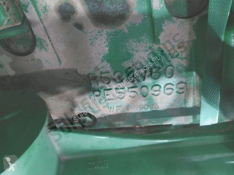 قطع غيار الآليات الثقيلة John Deere 8345R