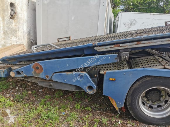 Pezzi di ricambio per mezzi pesanti Renault...