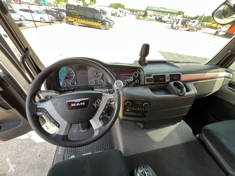 Camion MAN 18.400 4x2 ADR AT / BOX L=8189 mm