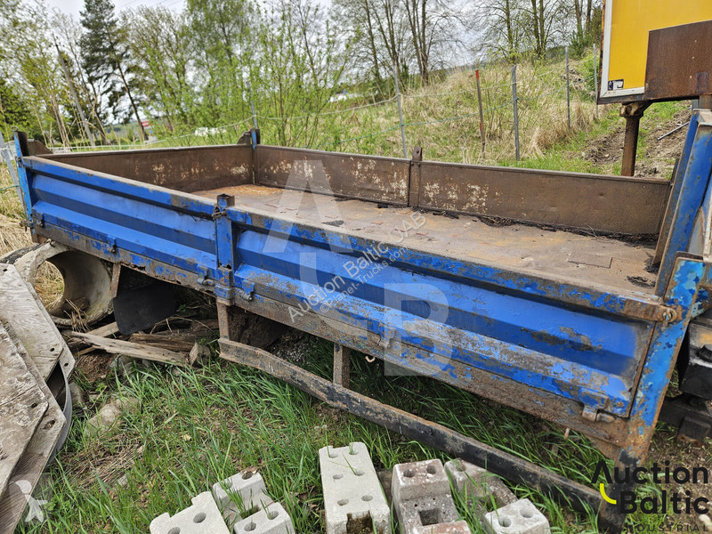 قطع غيار الآليات الثقيلة  cargo part with cylinder