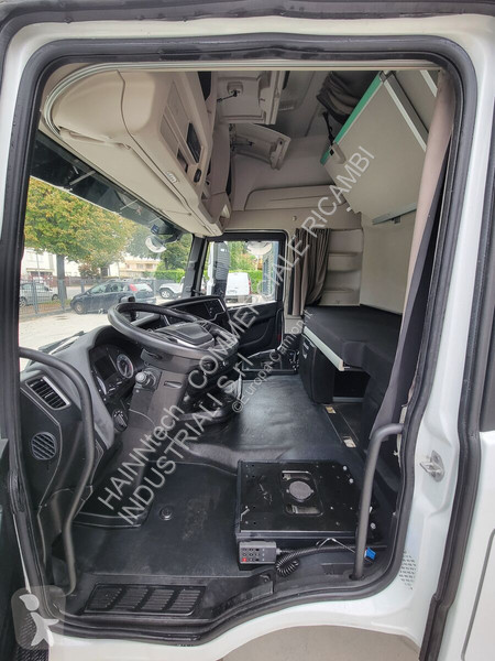 قطع غيار الآليات الثقيلة Iveco EURO 6 2019 ->
