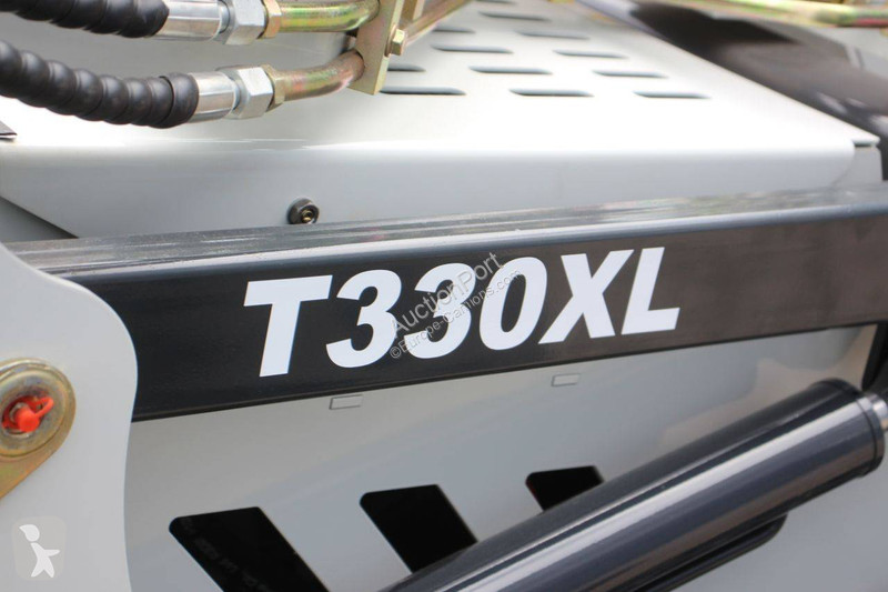 Nakladač  T330XL