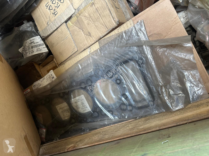 قطع غيار الآليات الثقيلة Mitsubishi Fuso,...