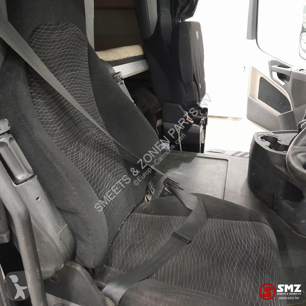 Pièces poids lourds Mercedes Occ cabine RHD...