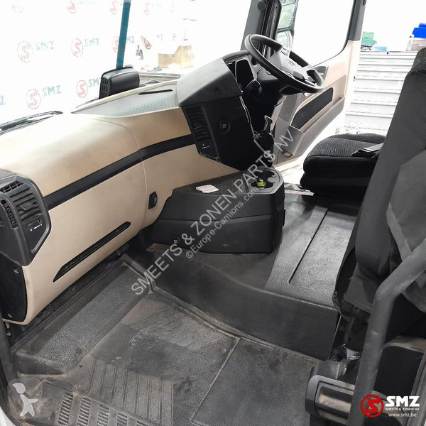 Pièces poids lourds Mercedes Occ cabine RHD...
