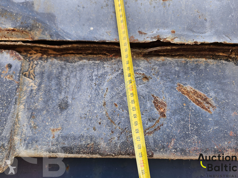 Запчасти для грузовика  truck cargo part with...