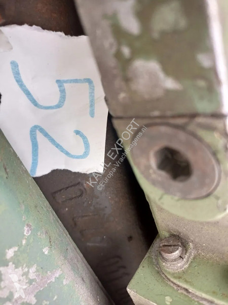 Náhradní díly pro kamiony Mercedes OM442 V8...