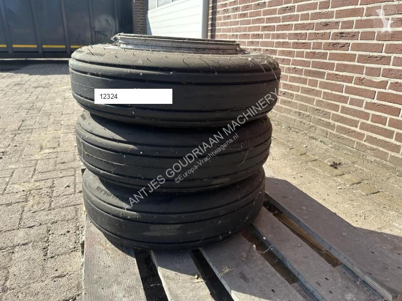 Reservdelar lastbilar 3 Banden 26x 6.6 - Gebruikt
