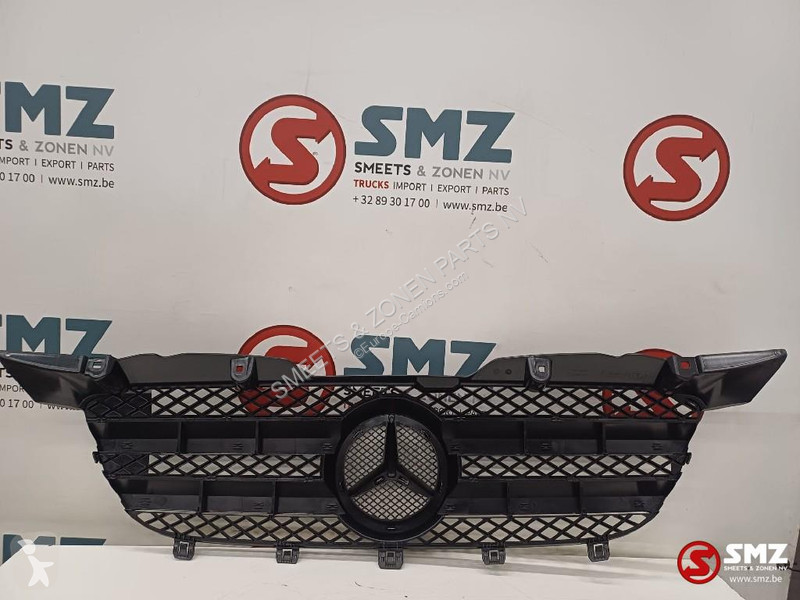 Reservdelar lastbilar Mercedes Radiator grille...