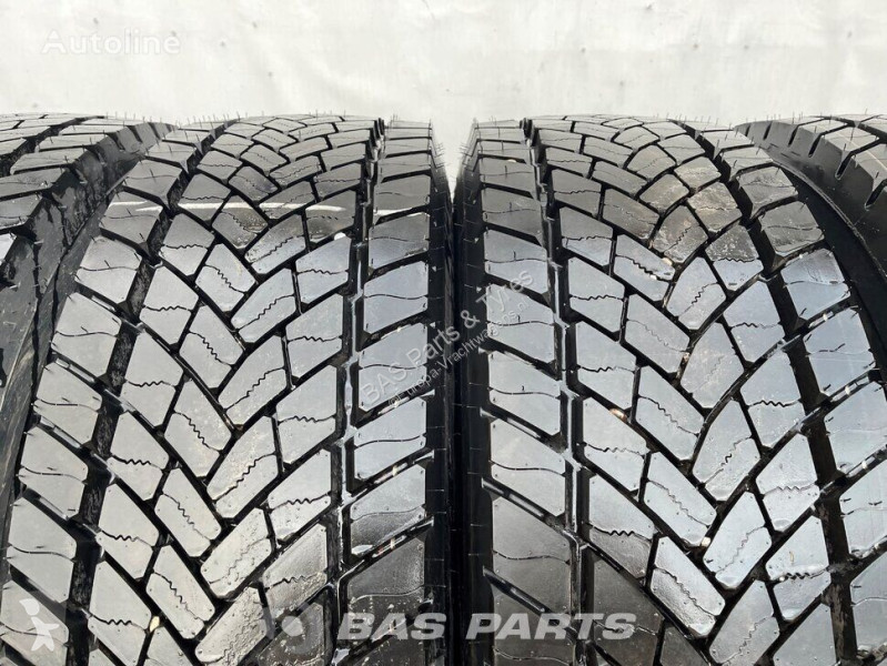 Peças pesados Goodyear 275/70R22.5 KMAX D...