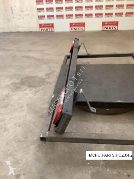 Reservdelar lastbilar Iveco Pare-chocs pour...