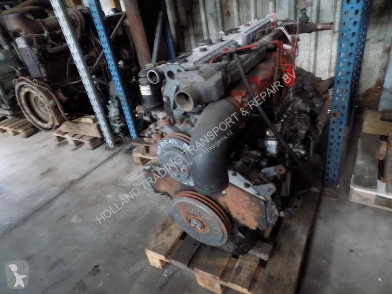 Pièces poids lourds DAF 825 motor van daf typ...
