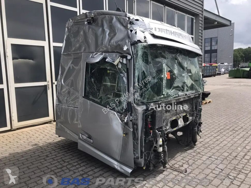 Náhradní díly pro kamiony Volvo Cabine  4...