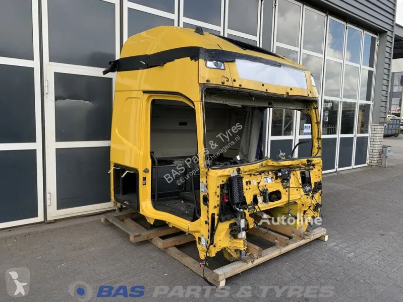 Náhradní díly pro kamiony Volvo Cabine  4B...