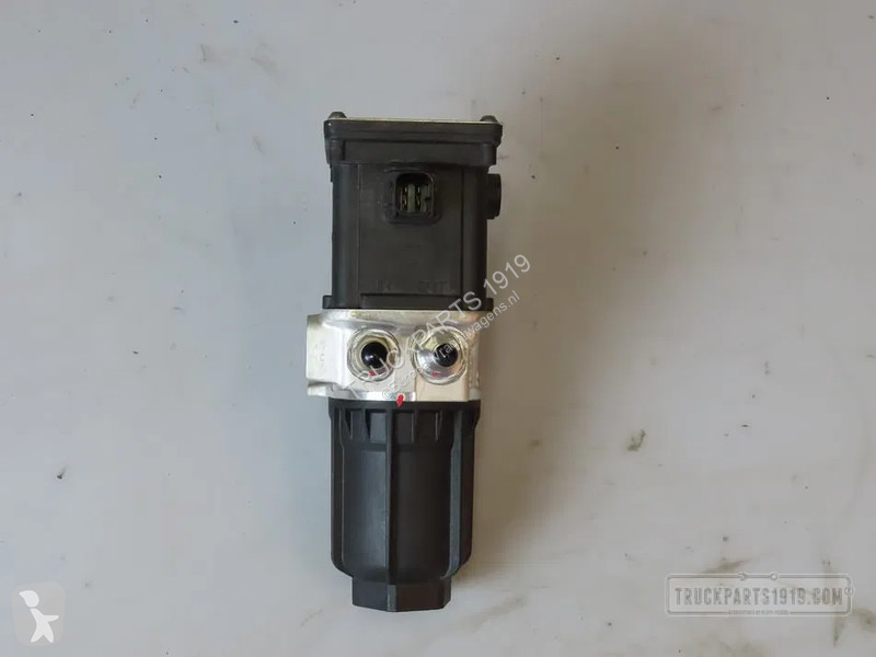 Vrachtwagenonderdelen DAF 2208766 | AdBlue pomp