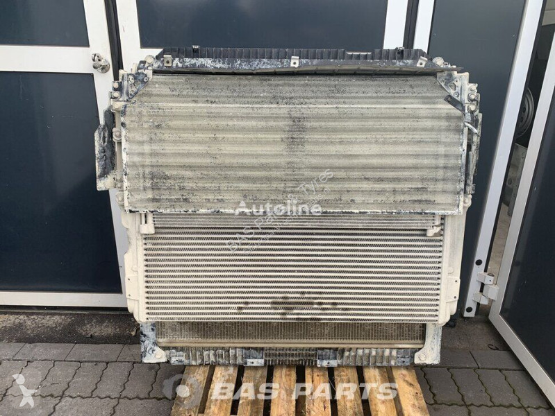 Pièces poids lourds Mercedes Radiateur de...