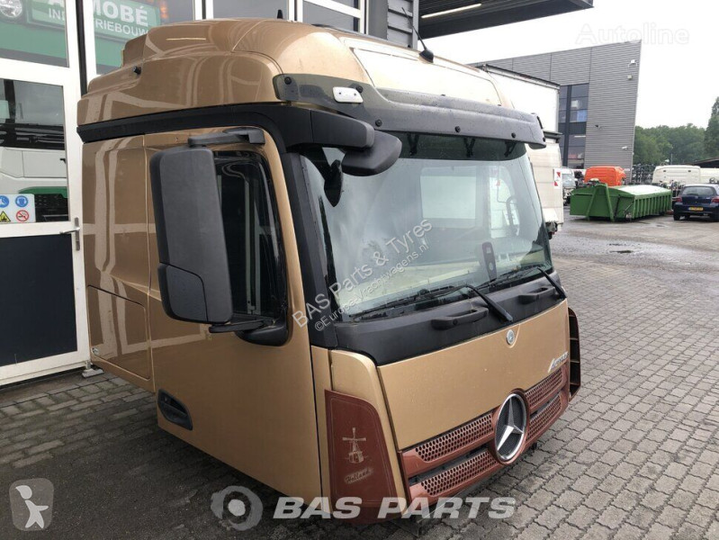 Peças pesados Mercedes Cabine  MP4 StreamSpace...