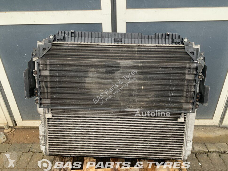 Pièces poids lourds Mercedes Radiateur de...