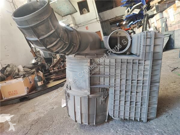 قطع غيار الآليات الثقيلة Iveco Filtre à air 44...