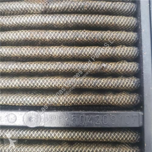 قطع غيار الآليات الثقيلة Iveco Filtre à air...