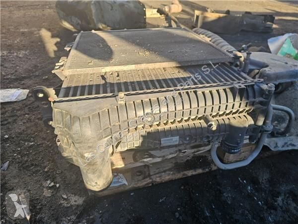 قطع غيار الآليات الثقيلة Renault Radiateur de...