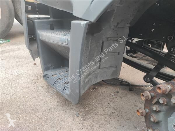 قطع غيار الآليات الثقيلة Iveco Marchepied...