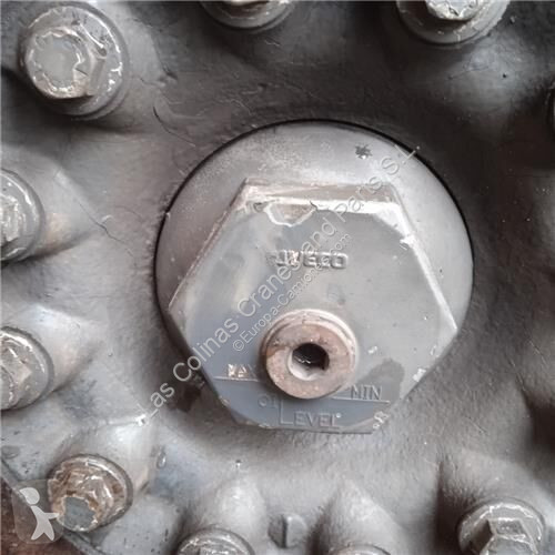 قطع غيار الآليات الثقيلة Iveco Moyeu 7183906...