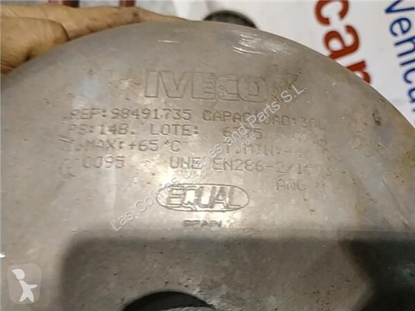 قطع غيار الآليات الثقيلة Iveco Réservoir d'air...