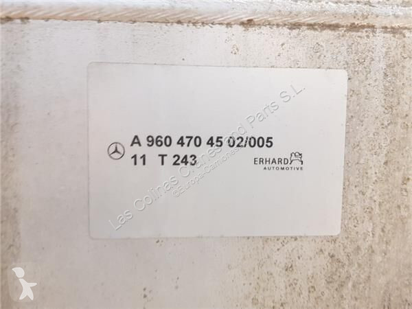 قطع غيار الآليات الثقيلة Mercedes Réservoir de...