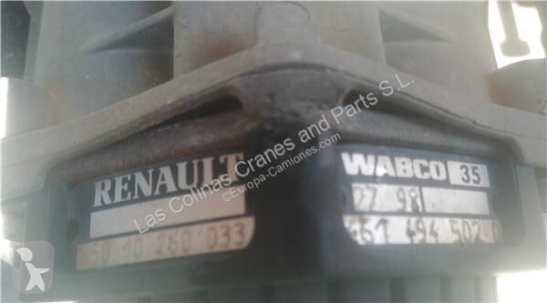 قطع غيار الآليات الثقيلة Renault...