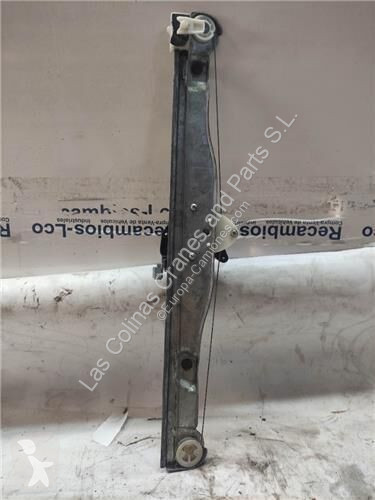 قطع غيار الآليات الثقيلة Nissan oteur 013 821...