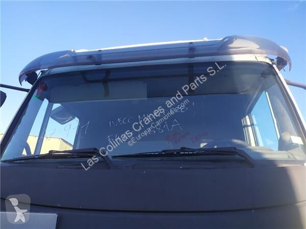 قطع غيار الآليات الثقيلة Iveco Pare-soleil...