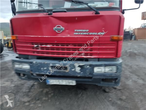 قطع غيار الآليات الثقيلة Nissan Pare-chocs pour...