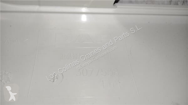 قطع غيار الآليات الثقيلة DAF Marchepied 1798461...