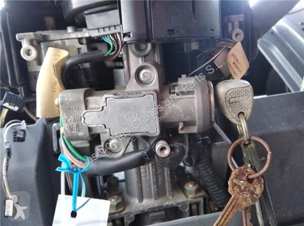 قطع غيار الآليات الثقيلة Iveco Serrure de...