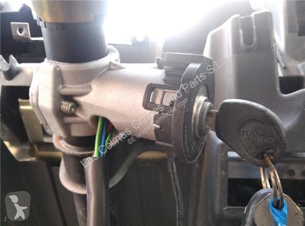قطع غيار الآليات الثقيلة Iveco Serrure de...