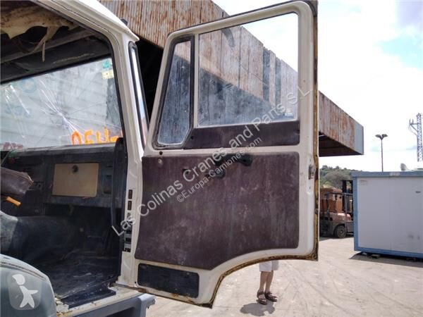 قطع غيار الآليات الثقيلة DAF Porte pour camion...