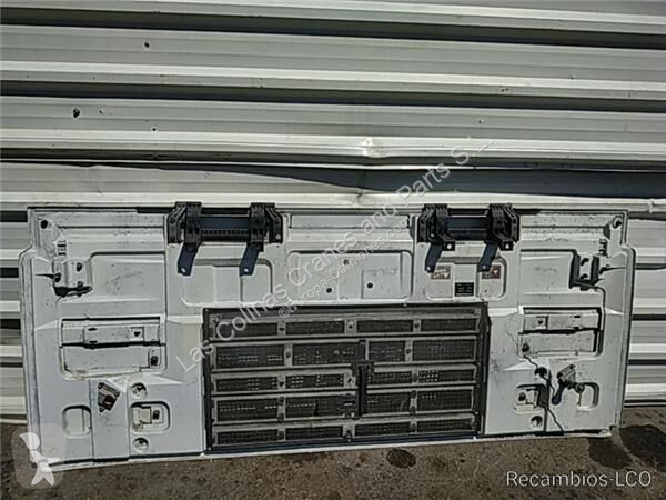قطع غيار الآليات الثقيلة Iveco Calandre pour...