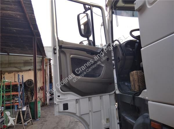 قطع غيار الآليات الثقيلة DAF Porte 1676218 pour...