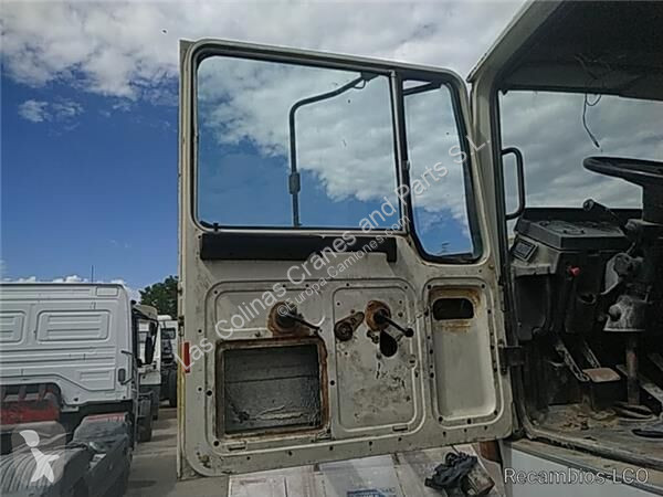 قطع غيار الآليات الثقيلة Pegaso Porte pour...