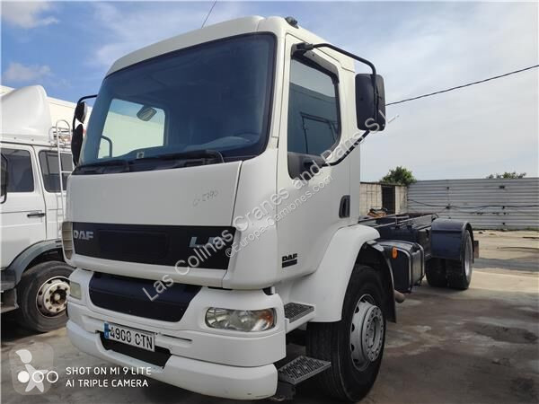 قطع غيار الآليات الثقيلة DAF Cabine 1406152...