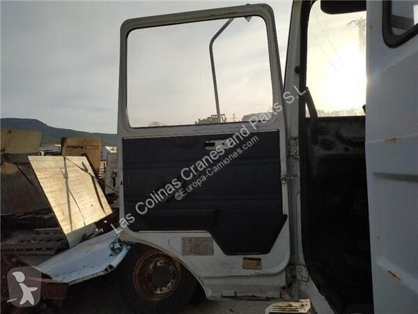 قطع غيار الآليات الثقيلة Renault Porte pour camion