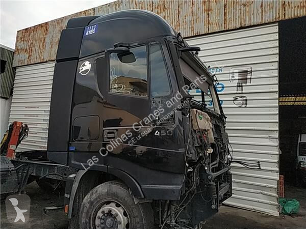 قطع غيار الآليات الثقيلة Iveco Cabine 504307413...