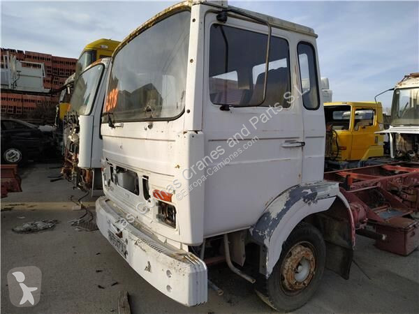 قطع غيار الآليات الثقيلة Renault Cabine pour...