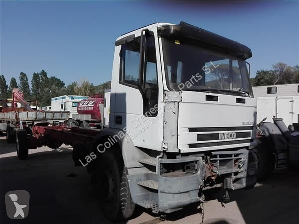 قطع غيار الآليات الثقيلة Iveco Vitre latérale...