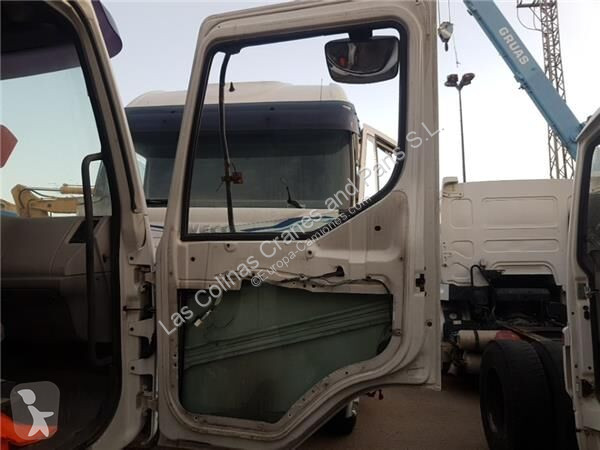 قطع غيار الآليات الثقيلة Renault Porte pour camion