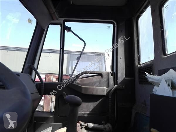 قطع غيار الآليات الثقيلة Iveco Porte 8143066...