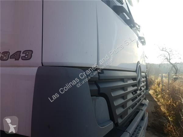 قطع غيار الآليات الثقيلة Mercedes Calandre pour...