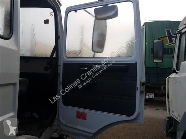 قطع غيار الآليات الثقيلة Renault Porte pour camion