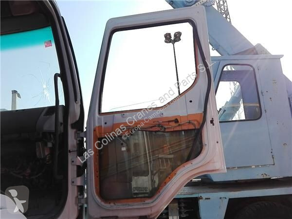 قطع غيار الآليات الثقيلة Renault Porte pour camion